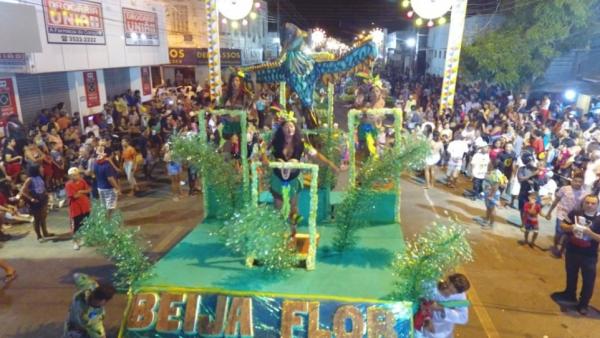 Carnaval encerra com desfile das Escolas de Samba e festa no Cais, em Floriano.(Imagem:Secom)