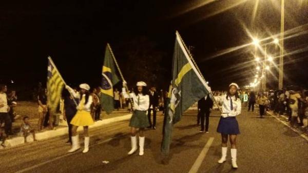 Desfile Cívico na Avenida Beira rio encerra Semana da Pátria em Floriano.(Imagem:FlorianoNews)