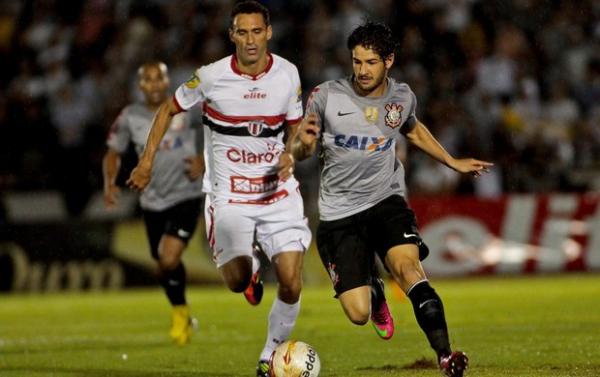 Alexandre Pato teve boa atuação em seu primeiro jogo como titular.(Imagem:Rodrigo Coca / Ag. Estado)