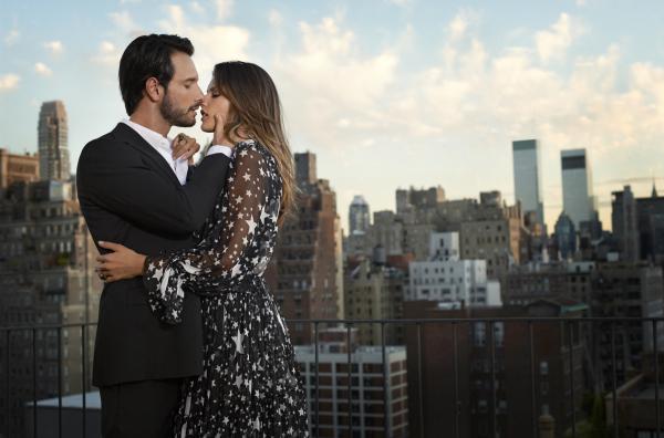 Rodrigo Santoro e Alessandra Ambrósio(Imagem:Eric Guillemain / Divulgação)