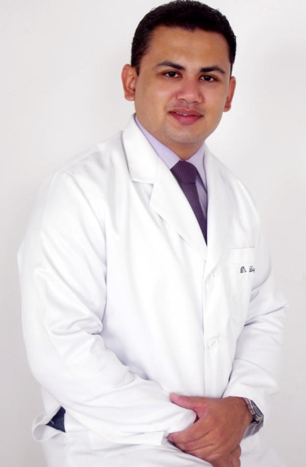 Dr. Luiz Heront, Médico Oftalmologista. (Imagem:Divulgação)