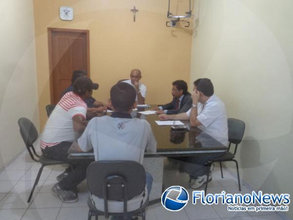 Reuni&atilde;o definiu utiliza&ccedil;&atilde;o dos pared&otilde;es de som durante o carnaval de Floriano.(Imagem:FlorianoNews)