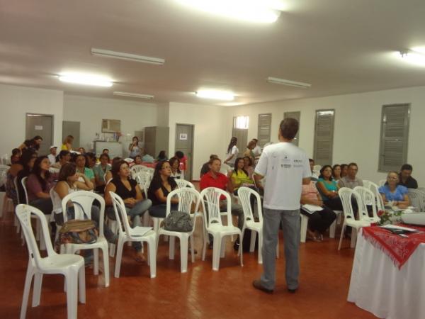 Educadores participam de capacitação sobre o uso consciente de energia elétrica.(Imagem:FlorianoNews)