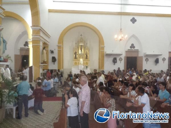 Com missa e procissão, católicos celebram Corpus Christi em Floriano. (Imagem:FlorianoNews)