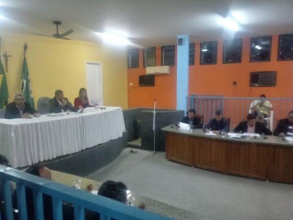 Projetos são aprovados por unanimidade em sessão na Câmara de Barão de Grajaú.(Imagem:FlorianoNews)