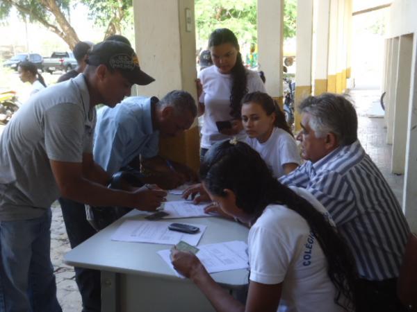 Prefeitura de Floriano faz entrega de sementes para produtores rurais.(Imagem:FlorianoNews)