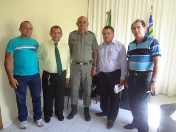 Vereadores visitam comandante do 3º Batalhão de Floriano.(Imagem:FlorianoNews)
