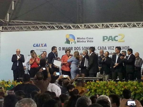 Dilma recebeu Título de Cidadã Parnaibana concedido pela Câmara de Vereadores de Parnaíba(Imagem:Patricia Andrade/ G1)