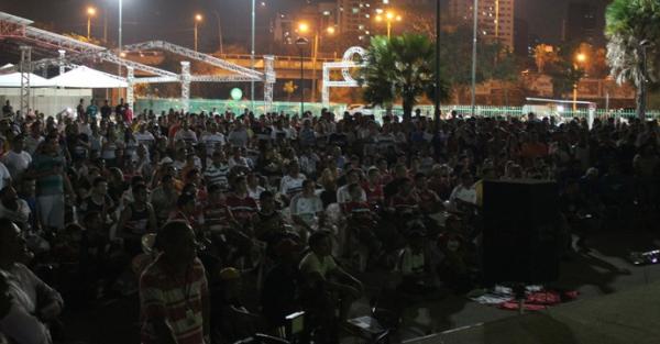 Torcida do River-PI compareceu em grande número no Parque Potycabana.(Imagem:André Leal/GloboEsporte.com)