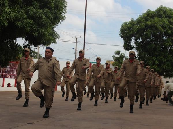 Formatura de soldados do Corpo de Bombeiros do Piauí.(Imagem:Gilcilene Araújo/G1)