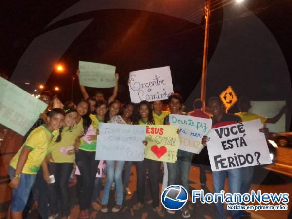 Jovens participaram de Caminhada para Jesus em Floriano.(Imagem:FlorianoNews)