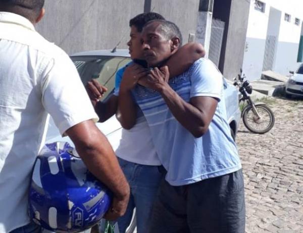 Homem é detido após tentativa de assalto em Floriano.(Imagem:Reprodução/Whats App)