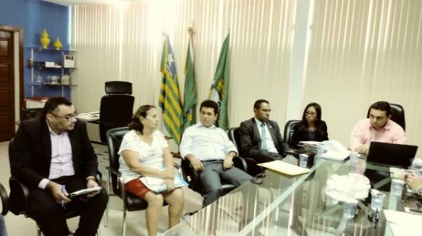 Diretoria do SINTE participa de reunião com poder Executivo e Legislativo de Floriano.(Imagem:FlorianoNews)