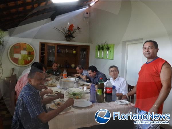  Almoço especial celebra aniversário de Valdir.(Imagem:FlorianoNews)