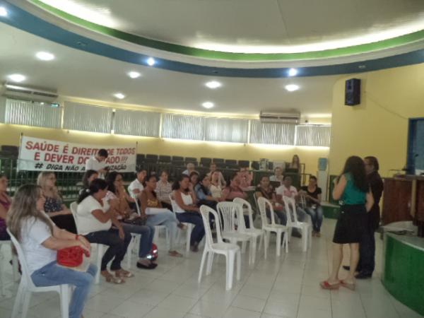 Servidores fazem protesto contra privatiza&ccedil;&atilde;o do Hospital Tib&eacute;rio Nunes.(Imagem:FlorianoNews)