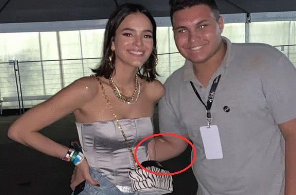 Sem mão boba: Bruna Marquezine disse que colocou braço para afastar mão de fã.(Imagem: Reprodução/ Instagram)