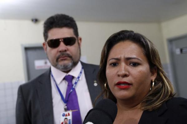Representantes da OAB/PI acompanham advogados presos na operação(Imagem:Cidadeverde.com)