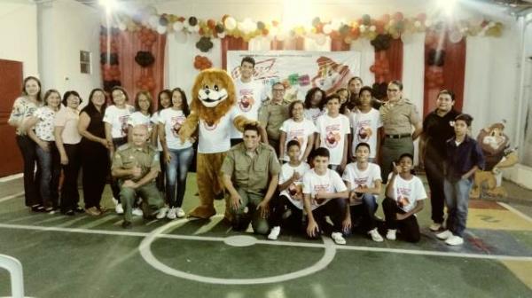 Alunos de escola particular de Floriano participam da formatura do PROERD.(Imagem:FlorianoNews)