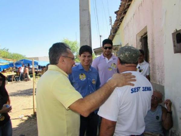 Enéas Maia visita mercado público em Nazaré.(Imagem:Jaquelina Nascimento)