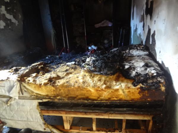 Incêndio destrói quarto de uma casa em Floriano.(Imagem:FlorianoNews)