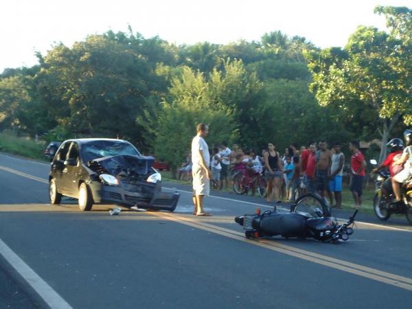 Colisão frontal entre carro e moto deixa vítima fatal na BR-316.(Imagem:FlorianoNews)