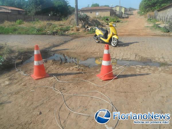 Caminhão bate em fiação elétrica e derruba postes em Floriano.(Imagem:FlorianoNews)