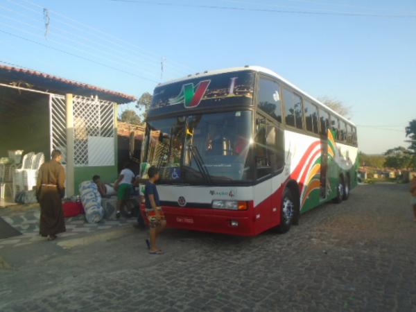 Romaria parte de Floriano com destino ao Canindé e Juazeiro do Norte.(Imagem:FlorianoNews)