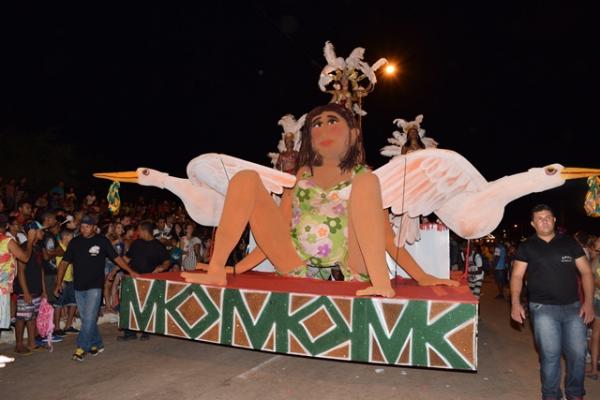 Escolas de Samba encerram com desfile o Carnaval dos Novos Sonhos de Floriano.(Imagem:Waldemir Miranda)