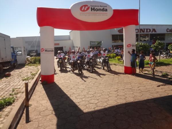 Cajueiro Motos comemorou o Dia do Motociclista.(Imagem:FlorianoNews)