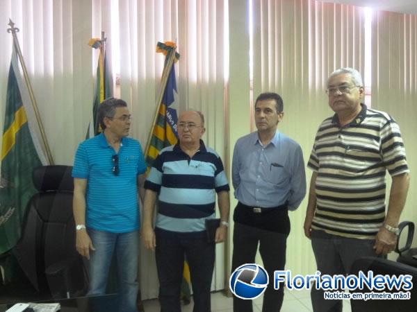 Reunião debate implantação de Curso de Medicina na cidade de Floriano.(Imagem:FlorianoNews)