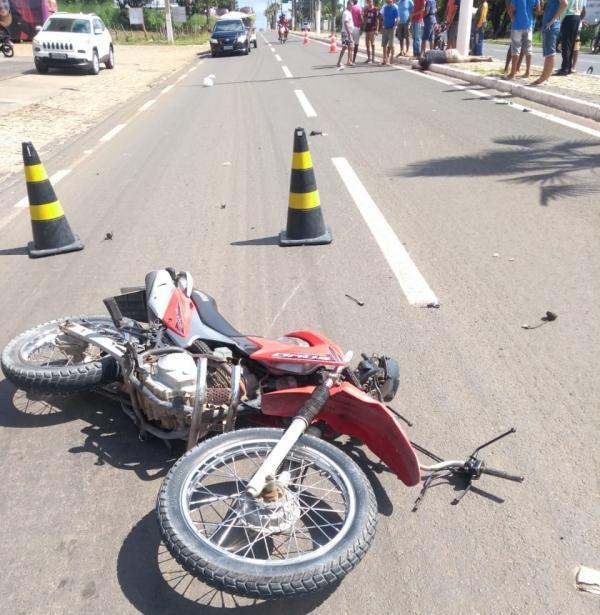 Acidente aconteceu na Avenida Calisto Lobo, em Floriano.(Imagem:Divulgação)