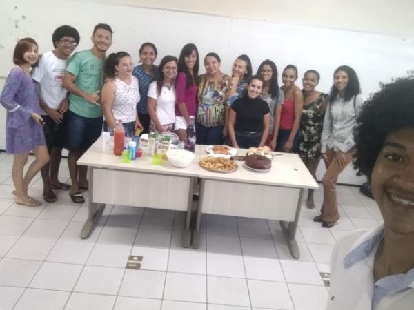 Confraternização ao término do curso de extensão.(Imagem:CAFS/UFPI)