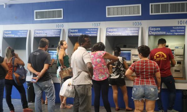 130 mil piauienses devem sacar os R$ 500 do FGTS nesta sexta-feira (13).(Imagem:Lucas Pessoa/G1)