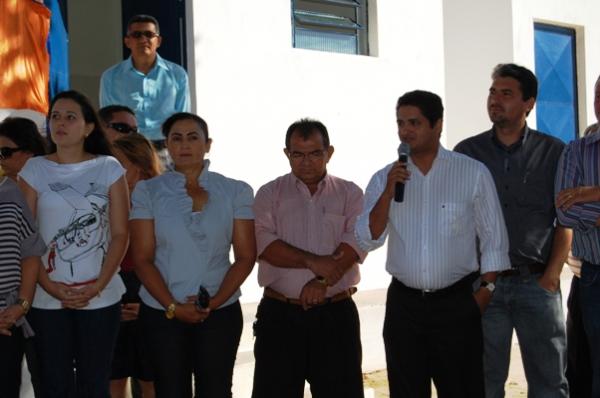 Autoridades na inauguração do matadouro em 2010(Imagem:Floriano News)