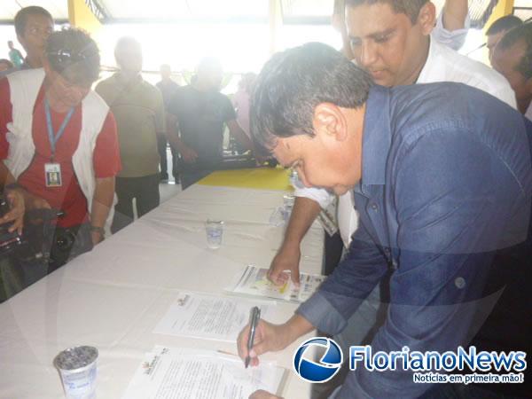 Wellington Dias inaugura quadra poliesportiva em São José do Peixe.(Imagem:FlorianoNews)