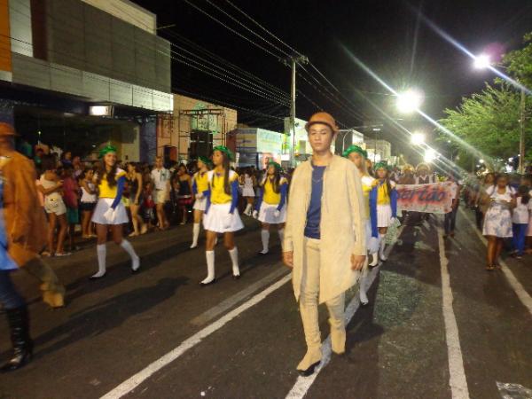 Beleza e patriotismo marcam desfile de 7 de setembro em Floriano.(Imagem:FlorianoNews)