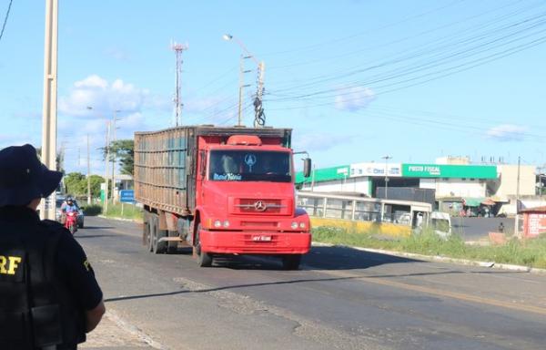 Acidente aconteceu no acesso à Ponte Engenheiro Antônio Noronha, que liga as cidades de Teresina e Timon, no Maranhão.(Imagem:Roberto Araujo/G1)