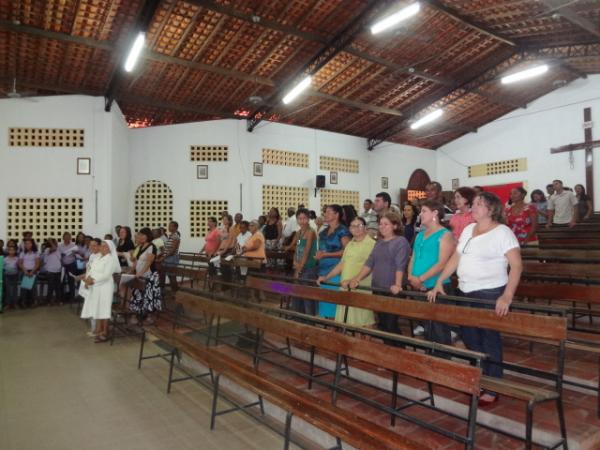 Católicos celebram Corpus Christi com missa e procissão em Floriano.(Imagem:FlorianoNews)