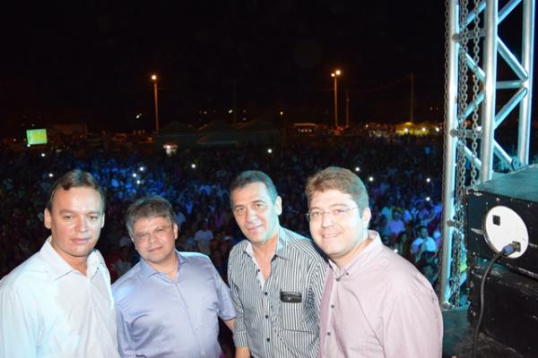 Show gospel reúne centenas de evangélicos na Avenida Beira Rio.(Imagem:Waldemir Miranda)