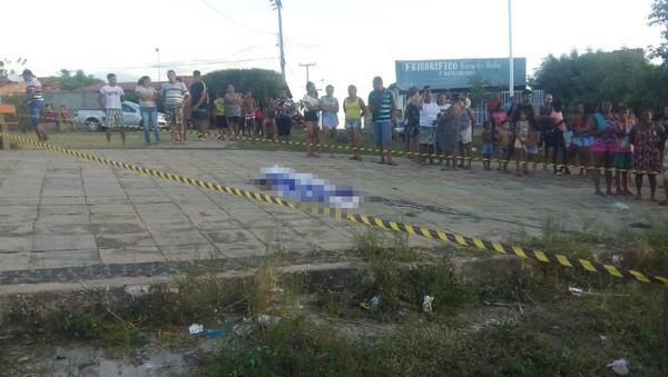 Adolescente foi morto em praça na Zona Norte de Teresina.(Imagem:Divulgação/PM)