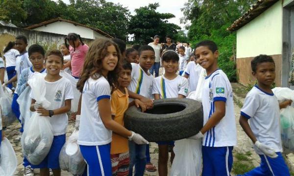 Escola Francisquinha Silva e UBS Paulo Martins realizam ações educativas de combate ao Aedes Aegypti(Imagem:Divulgação)