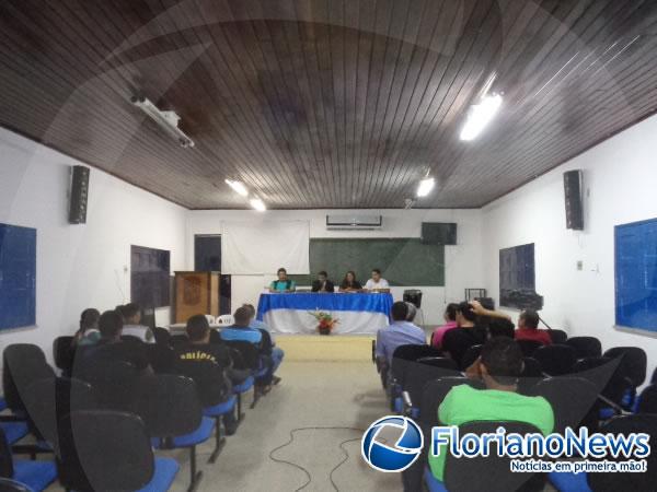 Reunião debate proibição de menores em festas.(Imagem:FlorianoNews)