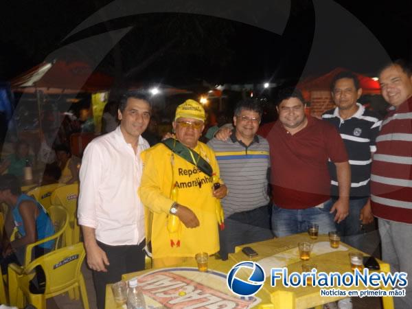 Gilberto Júnior e Gustavo Neiva prestigiaram a festa dos barraqueiros no bairro Alto da Cruz.(Imagem:FlorianoNews)