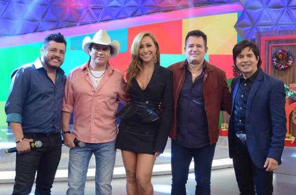 Chitãozinho & Xororó e Bruno & Marrone encantam a plateia do Programa da Sabrina.(Imagem:Divulgação)