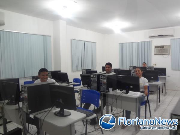  SENAI realiza Curso de Corte, Costura e Operador de Computador em Floriano.(Imagem:FlorianoNews)