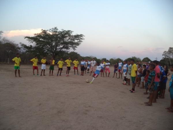 Equipe do Palmeiras vence a final de tarde esportiva na localidade Morrinhos.(Imagem:FlorianoNews)