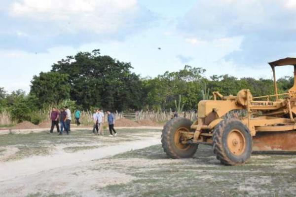Comunidades rurais de Floriano recebem obras de recuperação e ampliação de estradas.(Imagem:SECOM)