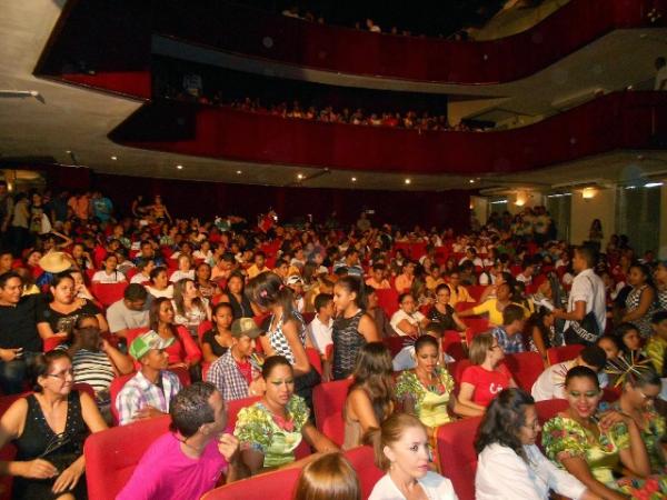 Jovens de Floriano representam a cidade e apresentam seus talentos em teatro de Teresina?.(Imagem:Mérito Juvenil )