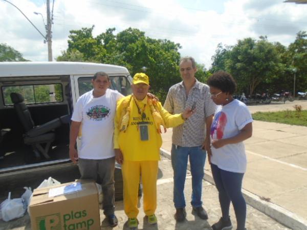 APAE de Floriano recebe doação de alimentos e produtos de limpeza.(Imagem:FlorianoNews)