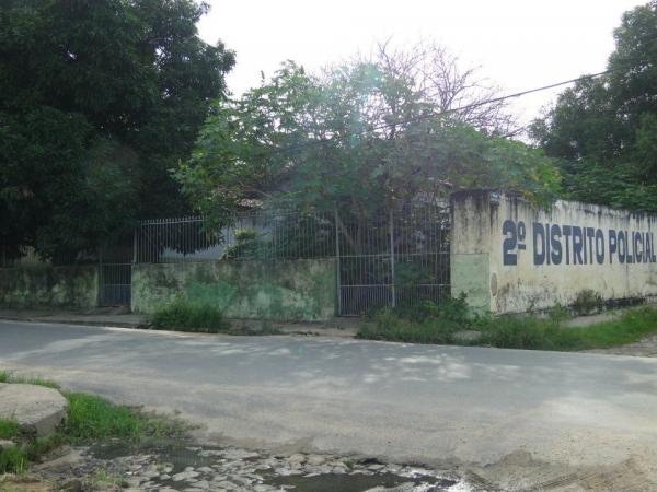 Antigas sedes dos DPs e postos de policialmento estão vazios.(Imagem:Daniel Gutembergue)